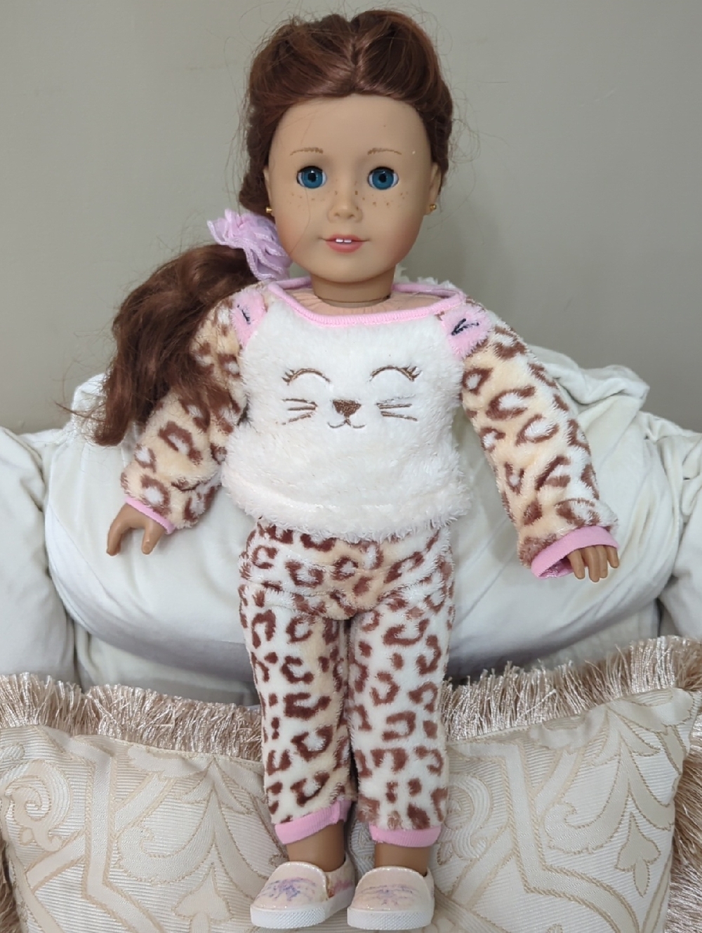 American Girl Doll In Plush Leopard Sleep Outfit for 18" Dolls - Pink & Cream - Picture 7 of 8